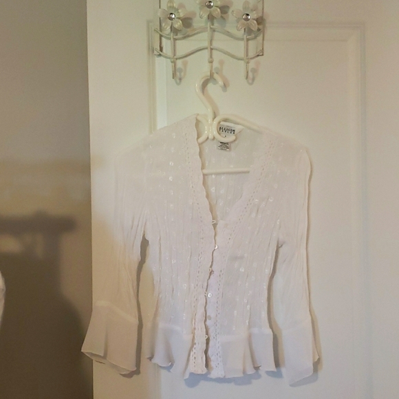White beautiful button up shirt. Brand is Allison Taylor. Size small - Picture 1 of 4